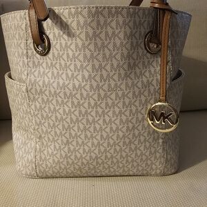 NWT MICHAEL Michael Kors Jet Set Medium East West Tote•MK Signature Vanilla